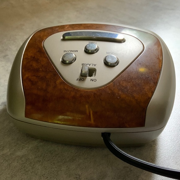 Sharp - Digital Alarm Clock - Picture 3 of 7